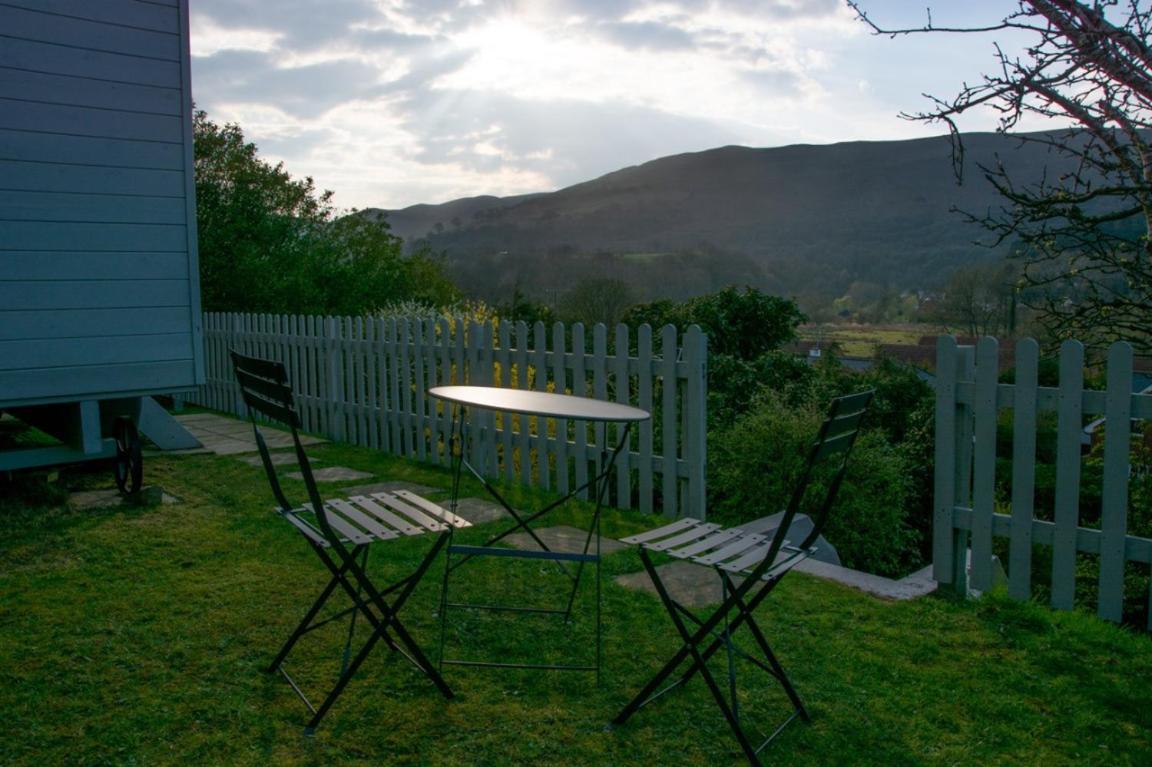 Hilltop Hut Church Stretton Exterior photo